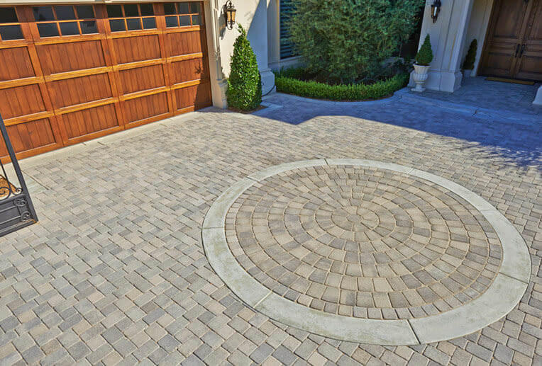 Angelus Antique Cobble I and II paver circle I pattern