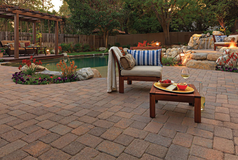 Angelus Antique Cobble I and II paver pool deck