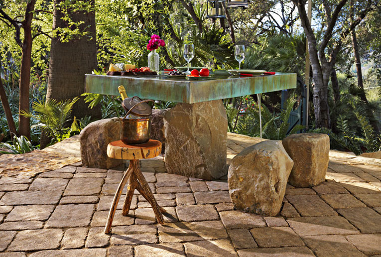 Backyard with Angelus estate cobble I & II pavers