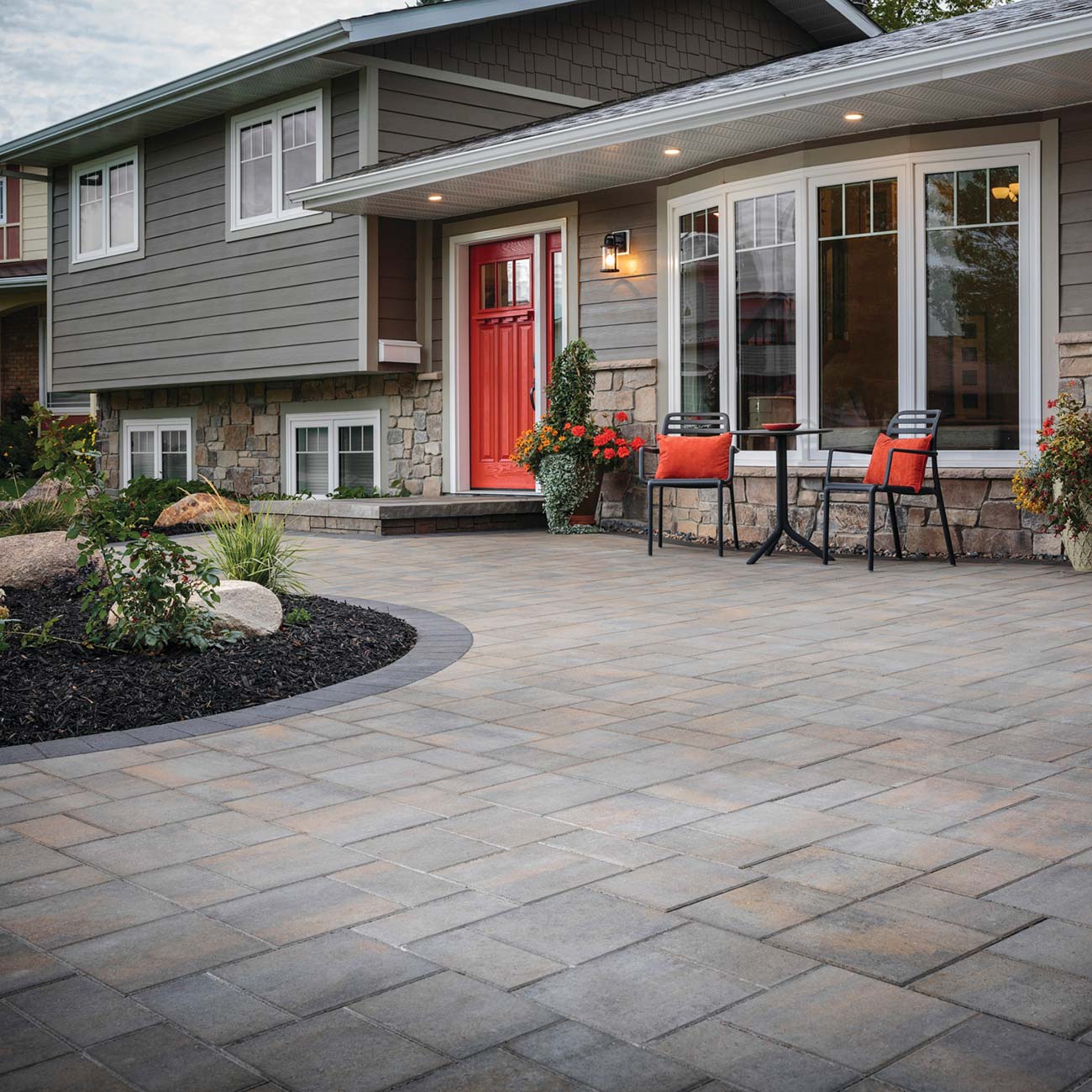 Circular driveway with Catalina Grana pavers