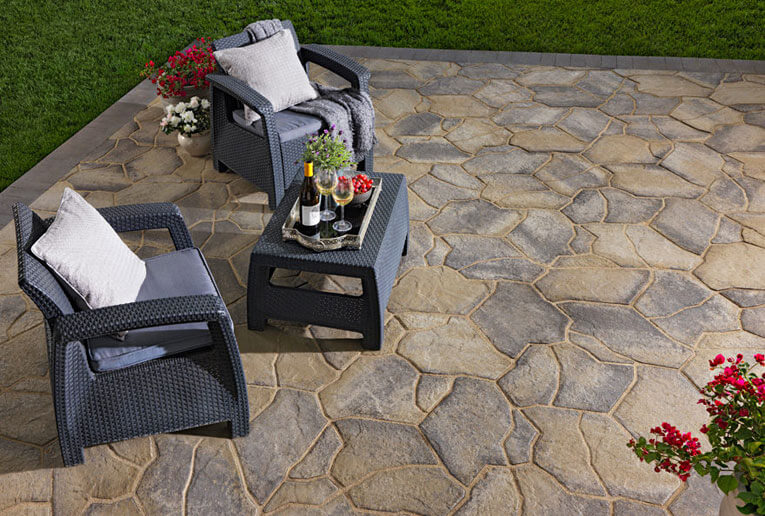 Patio with Angelus Slaton Paver stones